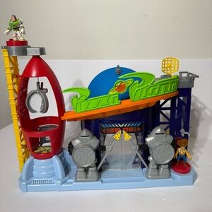 Fisher Price Imaginext Disney Pixar Toy Story Pizza Planet Playset w/ Figures